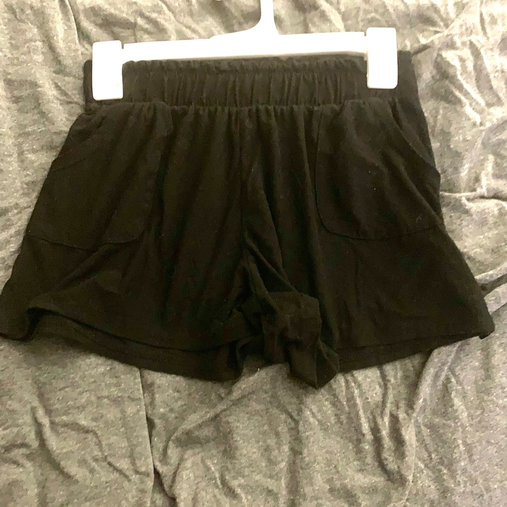 Black shorts with pockets,size medium